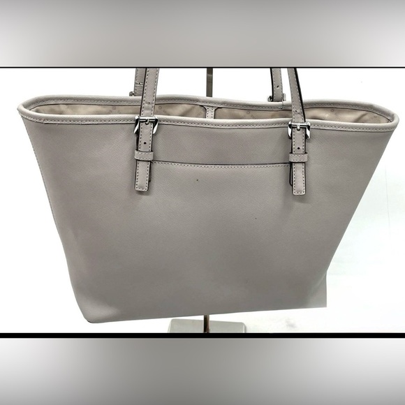 Michael Kors Jet Set Medium Lt Grey Carryall Tote Saffiano Leather EUC - Picture 4 of 17